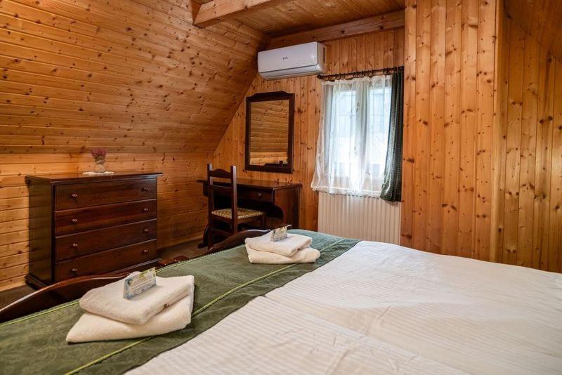 Pristava Lepena Village Eksteriør billede